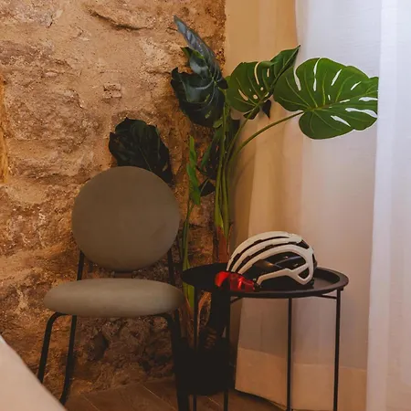 Bravissimo Llebre Duplex, With Patio Χιρόνα