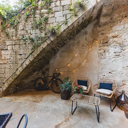 Bravissimo Llebre Duplex, With Patio * Χιρόνα