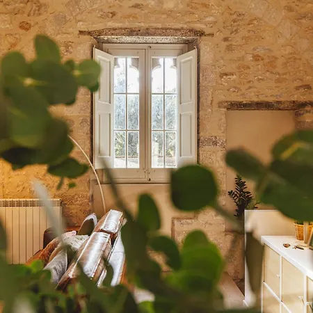 Bravissimo Llebre Duplex, With Patio Lägenhet Girona