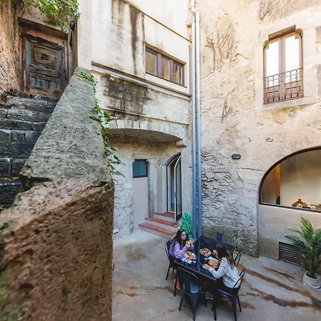 Apartman Bravissimo Llebre Duplex, With Patio Girona