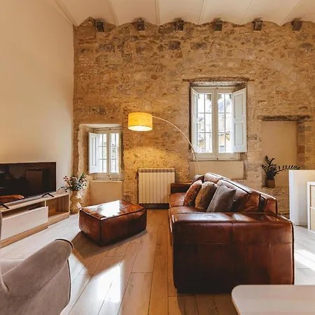 Bravissimo Llebre Duplex, With Patio * Girona