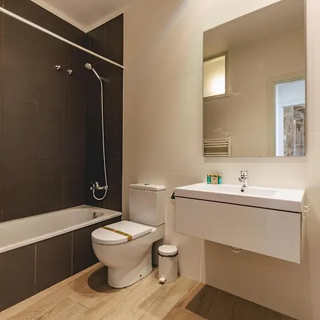 Bravissimo Llebre Duplex, With Patio Apartman