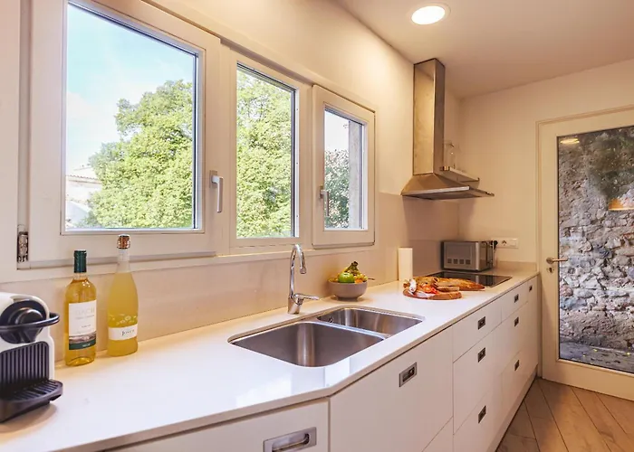 Bravissimo Llebre Duplex, With Patio Girona