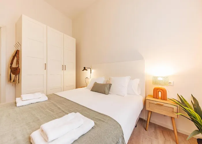 Bravissimo Llebre Duplex, With Patio * Girona